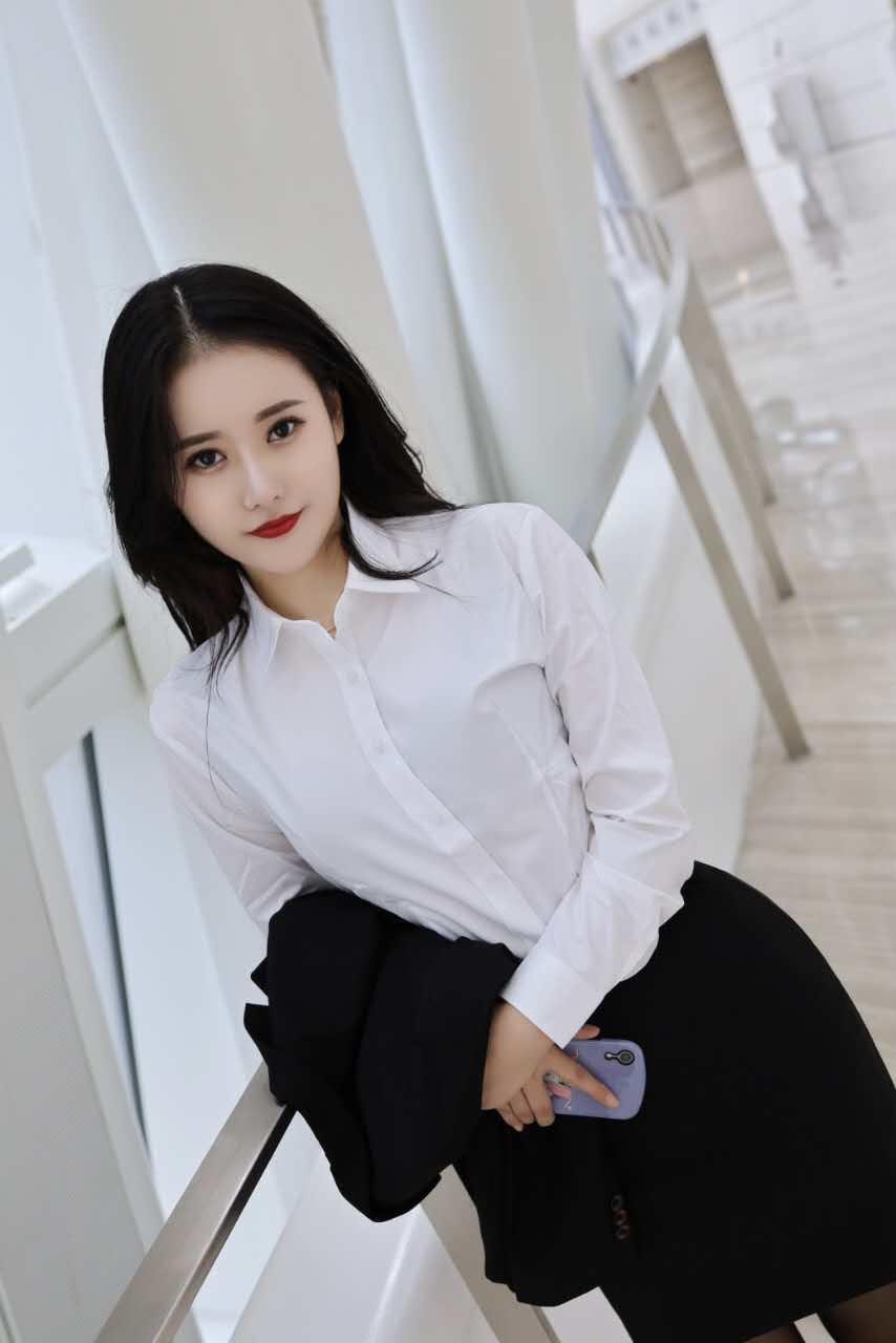 依娜